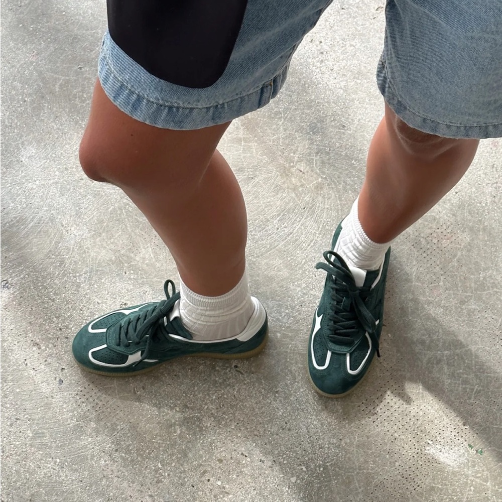 Dark green ALOHAS brand new